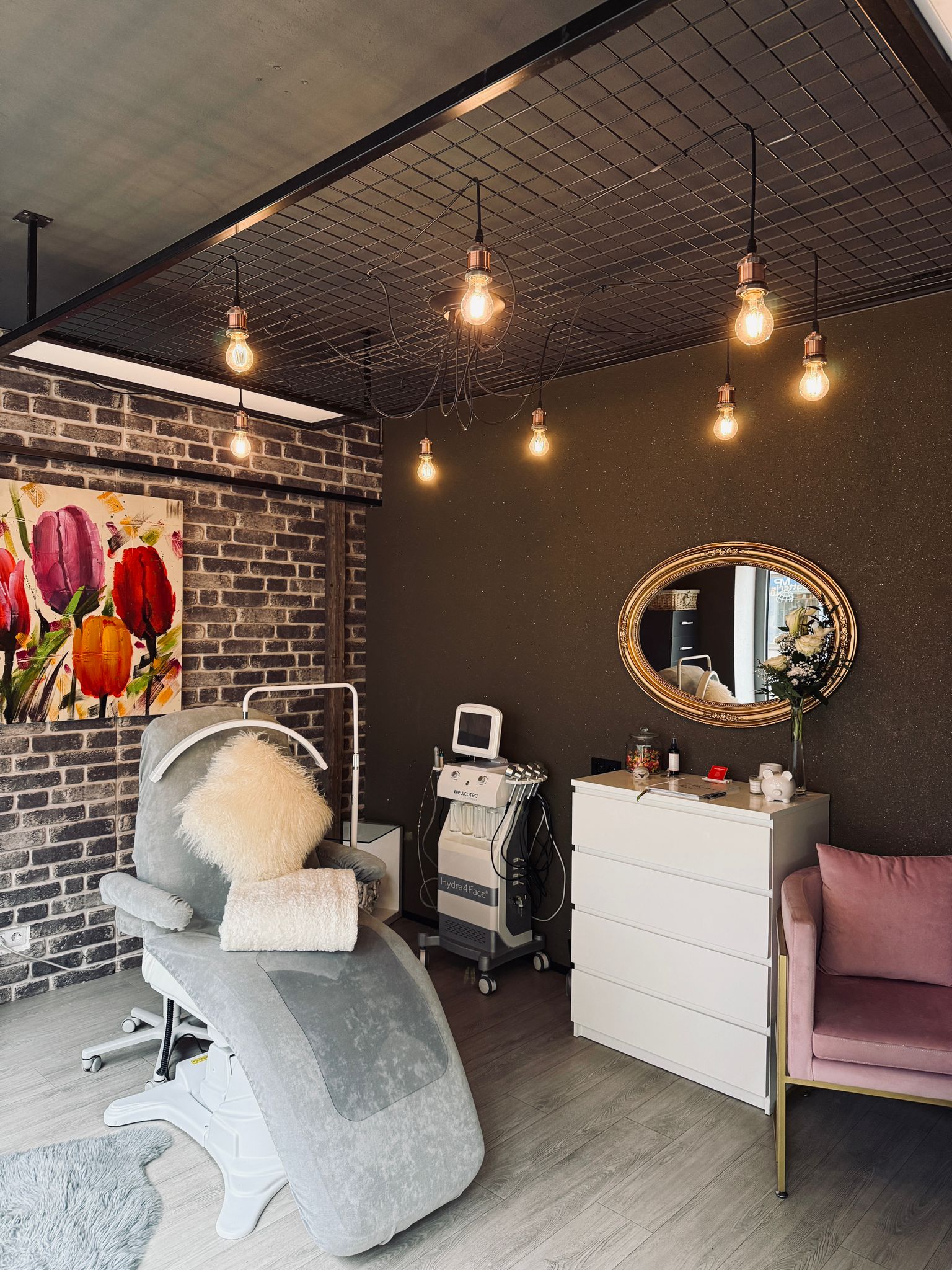 Behandlungsraum im Kosmetikstudio Simply More Cosmetic in Sonthofen
